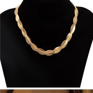 DOUBLE LAYER HERRINGBONE GOLD NECKLACE